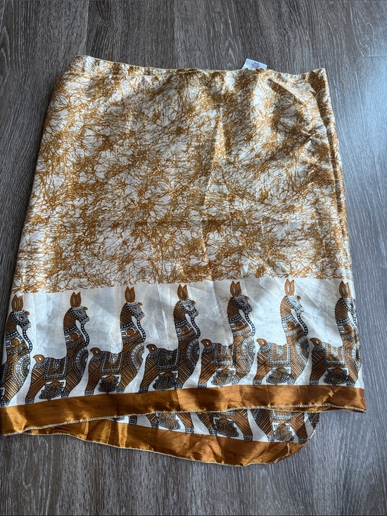 Cyn by Cynthia Mehra Accessories - Vintage Cynthia Mehra 100% Silk Camel Print Scarf